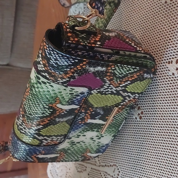 ALDO Multicolor Snakeskin Pattern Small Crossbody Purse 7"x6"x2" - Picture 5 of 17